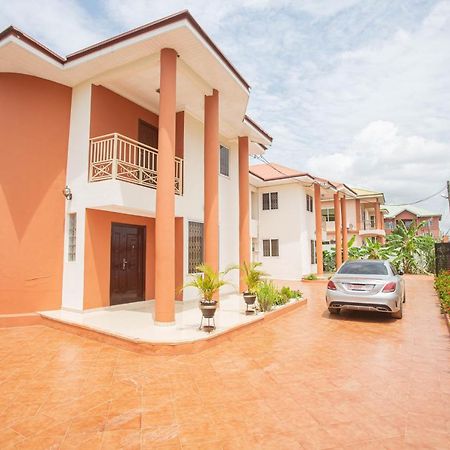 Accra Luxury Homes @ East Legon Экстерьер фото