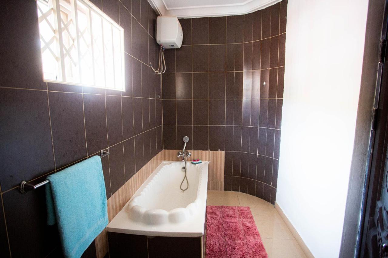 Accra Luxury Homes @ East Legon Экстерьер фото
